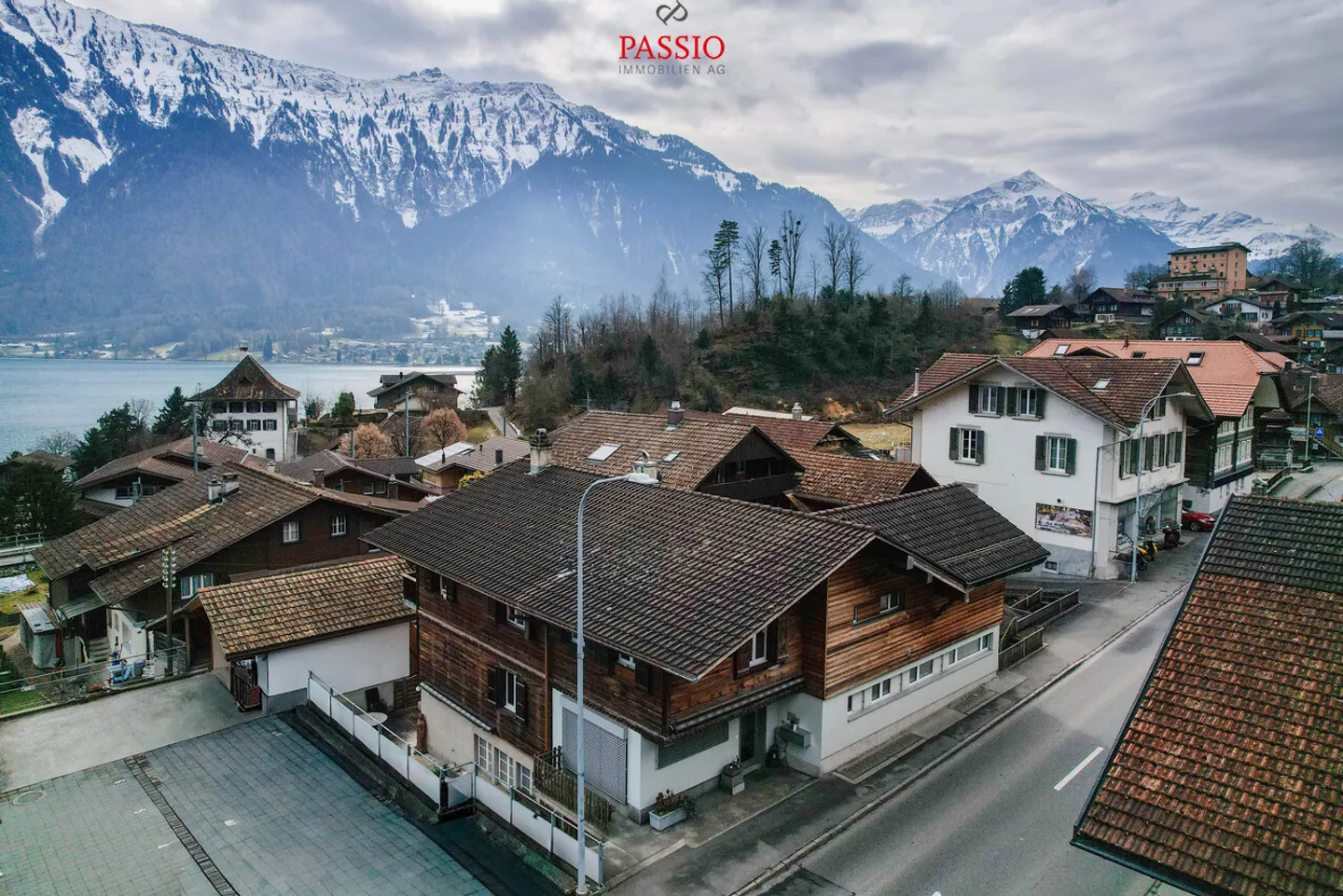 Maison semi-détachée de 7,5 pièces avec vue sur le lac et potentiel - Photo 32 sur 34