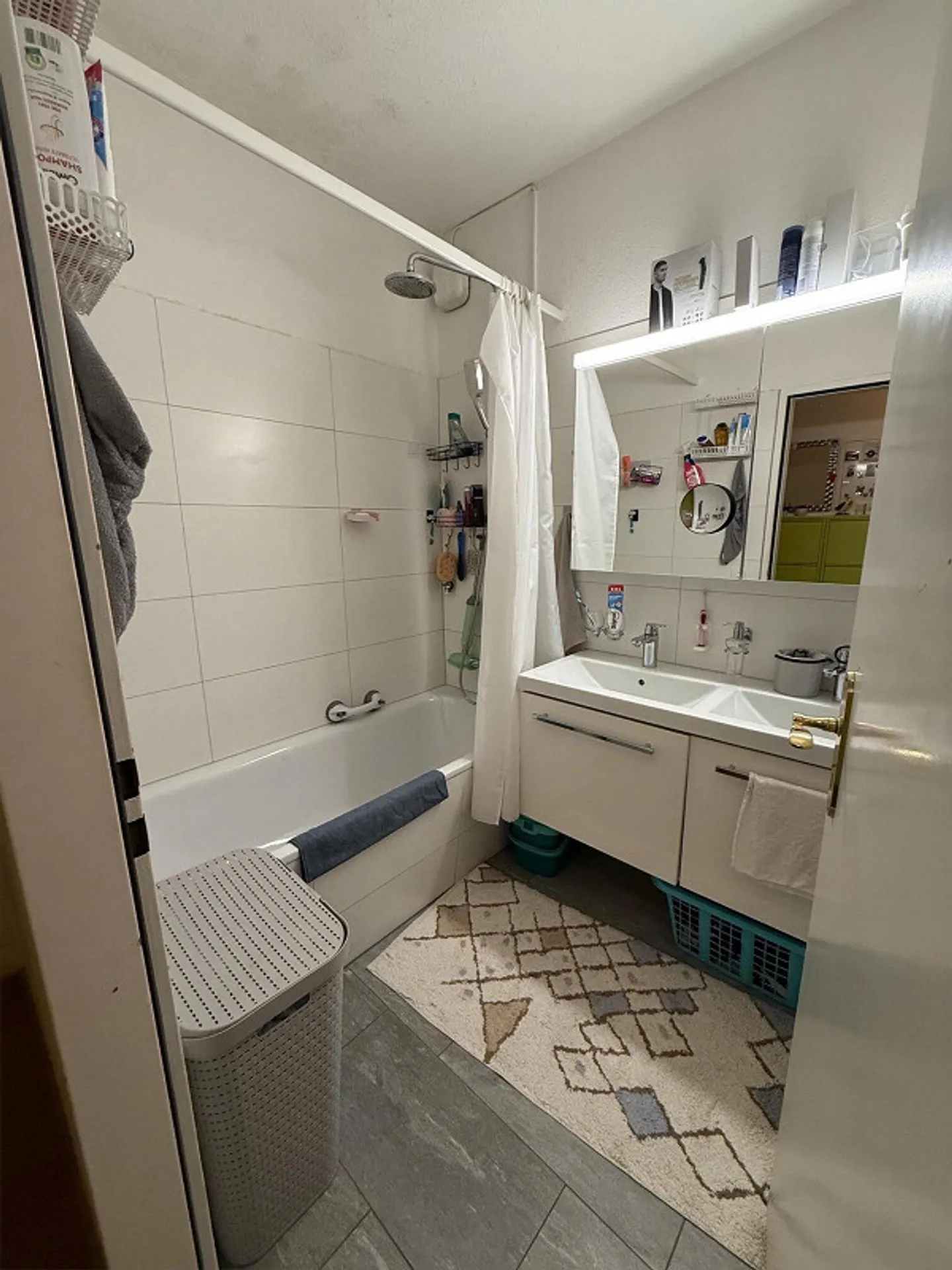 COPY - Renovated 5.5 Room Apartment - Photo 10 of 13