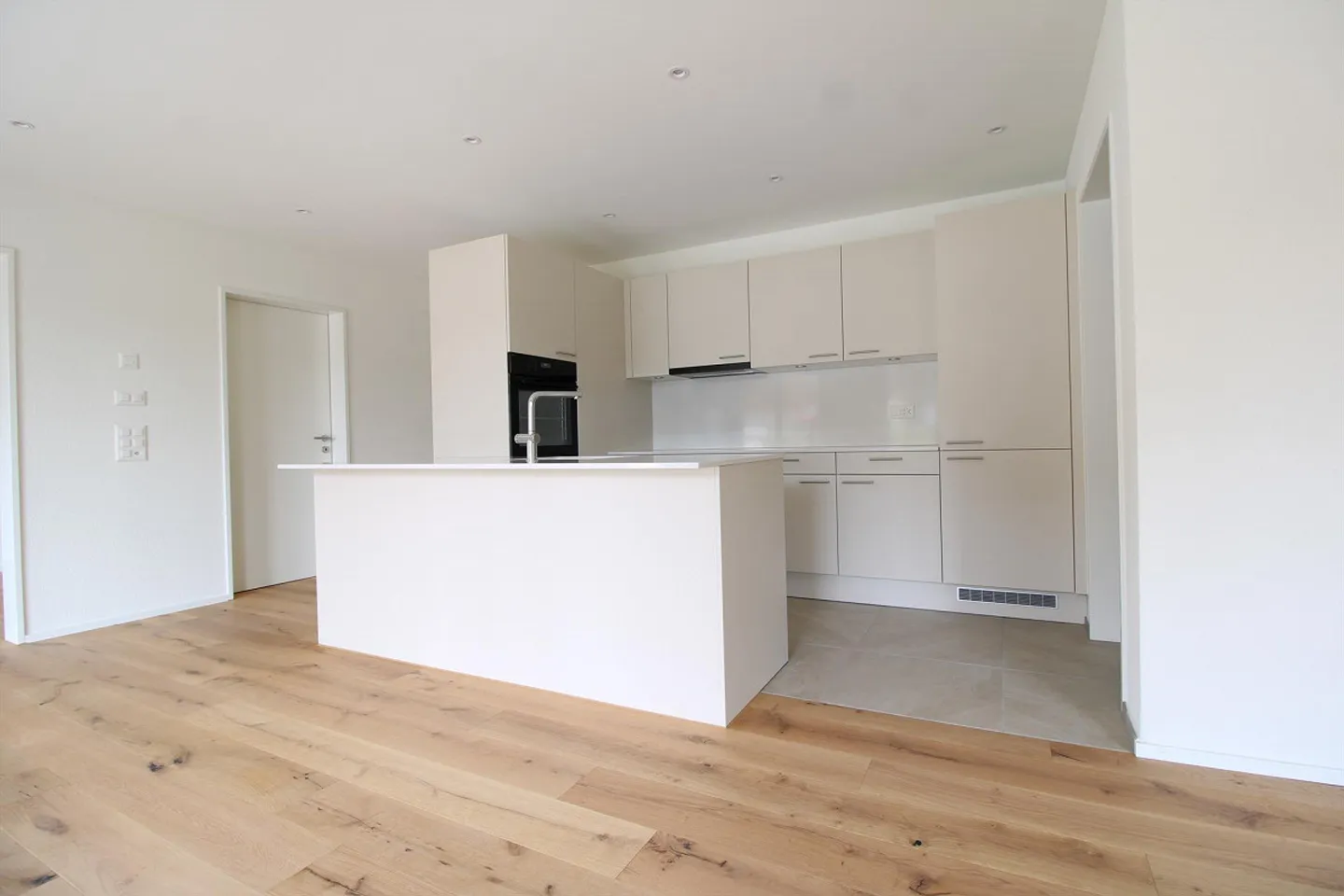 Moderne 2.5 Zimmer Wohnung - Foto 1 von 6