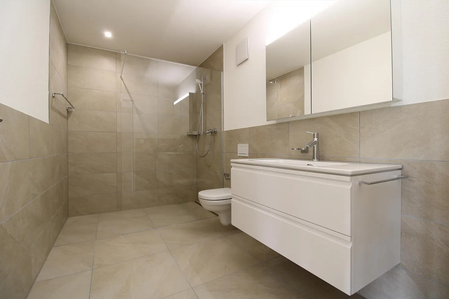 Moderne 2.5 Zimmer Wohnung - Foto 5 von 6