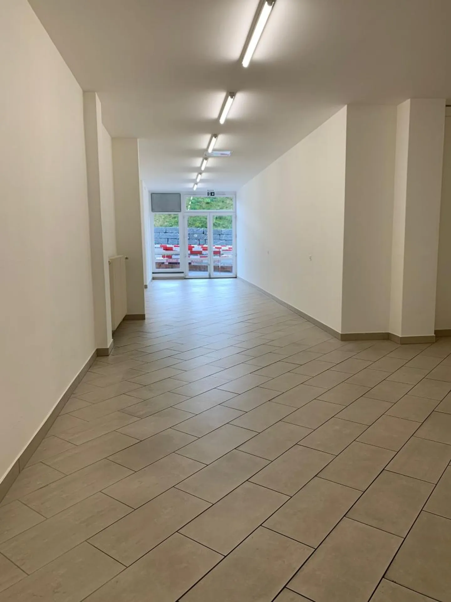 Geräumiger Gewerberaum - Foto 7 von 11