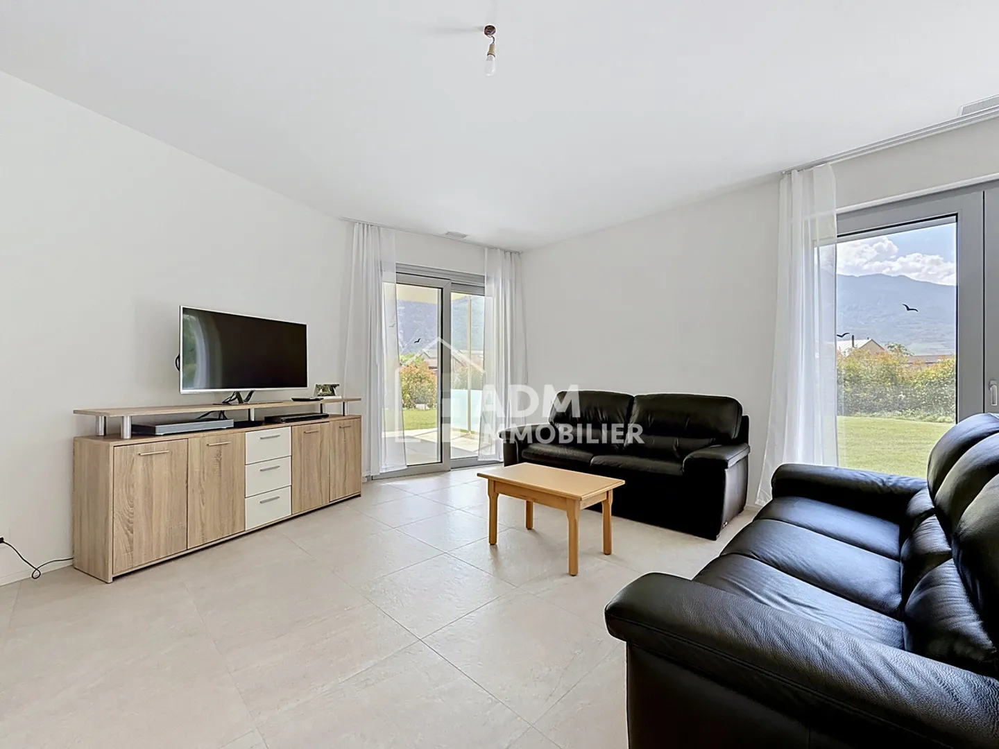 Saillon, appartement de 4,5 pièces au rez-de-chaussée avec jardin privé de 243 m2 - Photo 2 sur 16