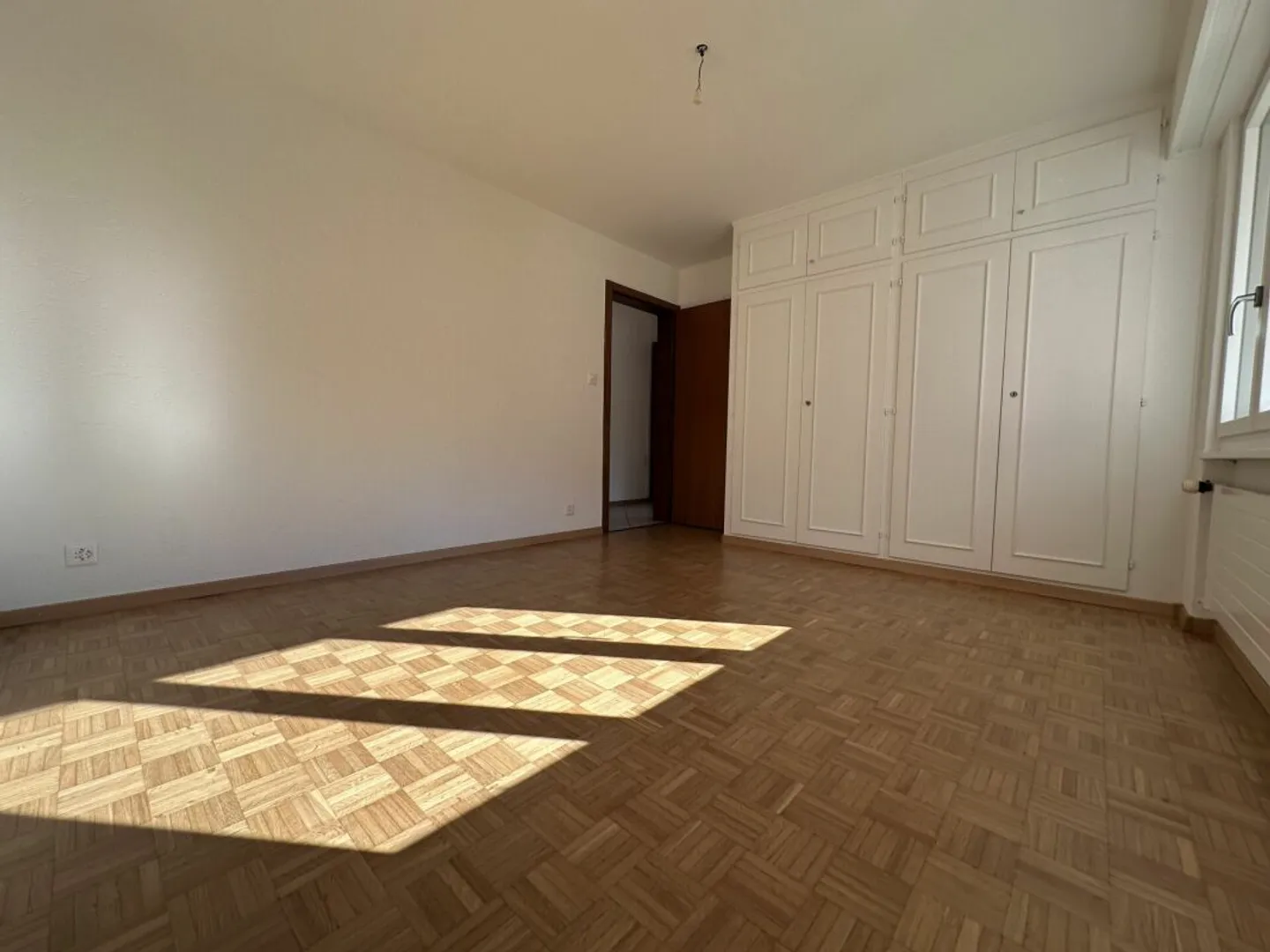 Einfamilienhaus mit Möglichkeit einer selbstständigen Tätigkeit und großer Terrasse - Foto 8 von 19