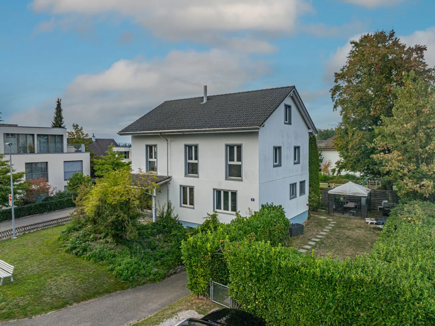 Best Location in Zollikerberg - Photo 1 of 9