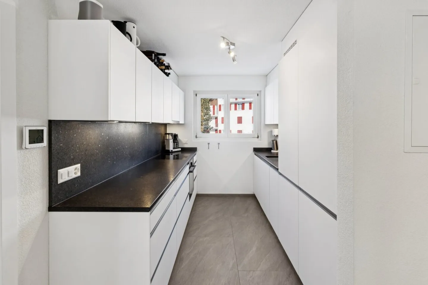 Charming, renovated apartment with a lot of character - Photo 2 of 6