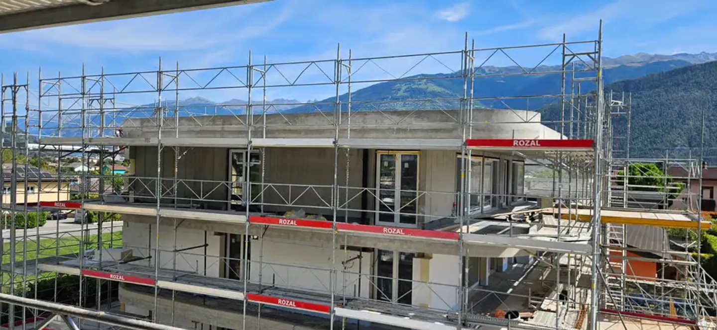 Wohnung mit einer großzügigen Terrasse - Foto 2 von 13
