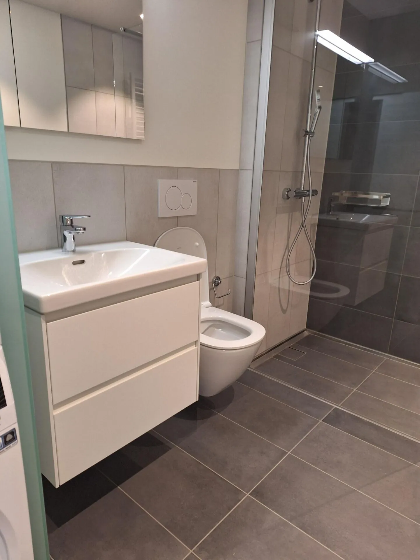 Appartement lumineux de 2,5 pièces avec grande loggia - Photo 4 sur 6