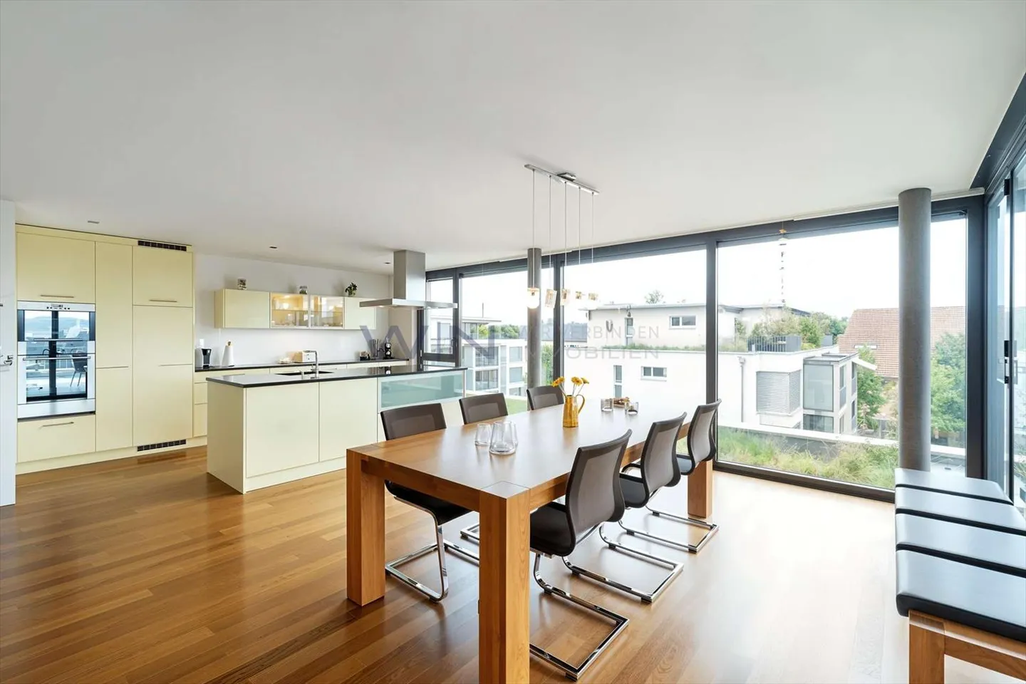 Attic 5.5 rooms - Photo 2 of 8