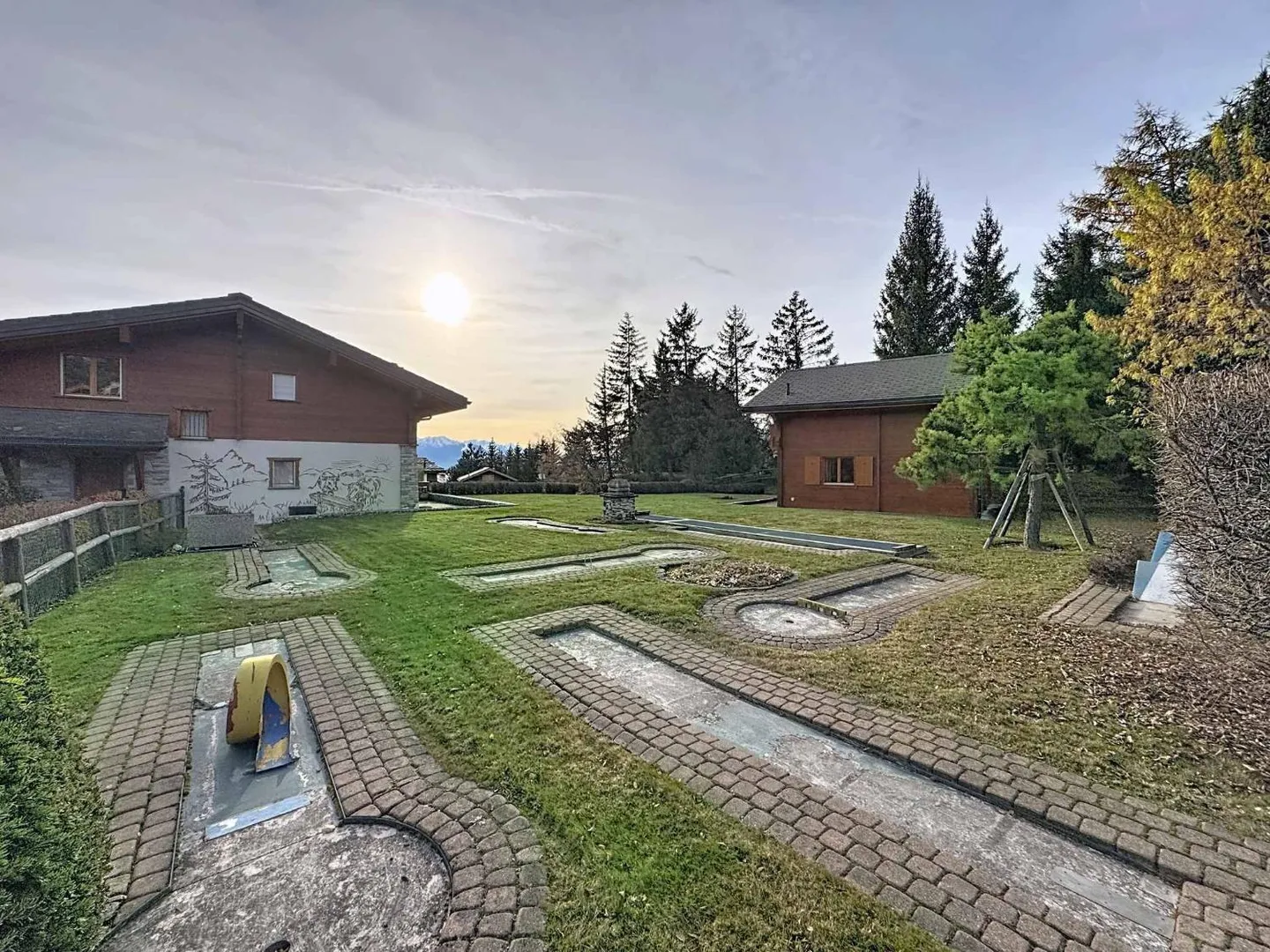 Proprietà con 2 chalet individuali collegati dal seminterrato - Foto 3 di 8