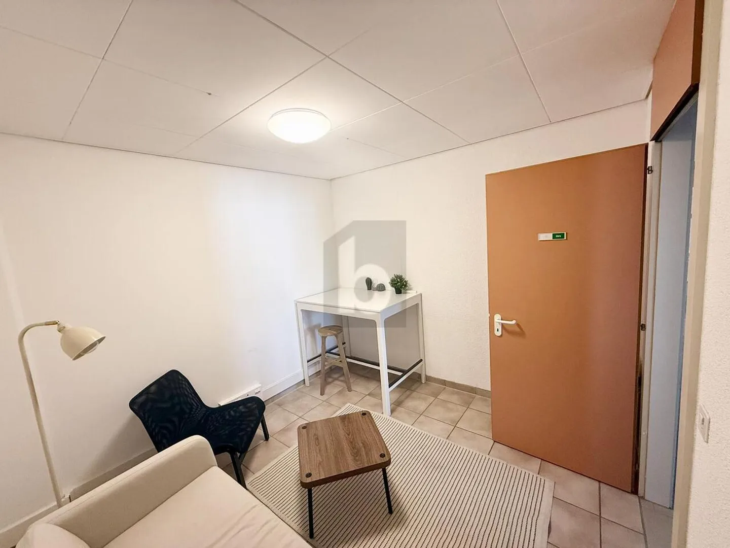 CENTRAL AND SPACIOUS - Photo 4 of 6