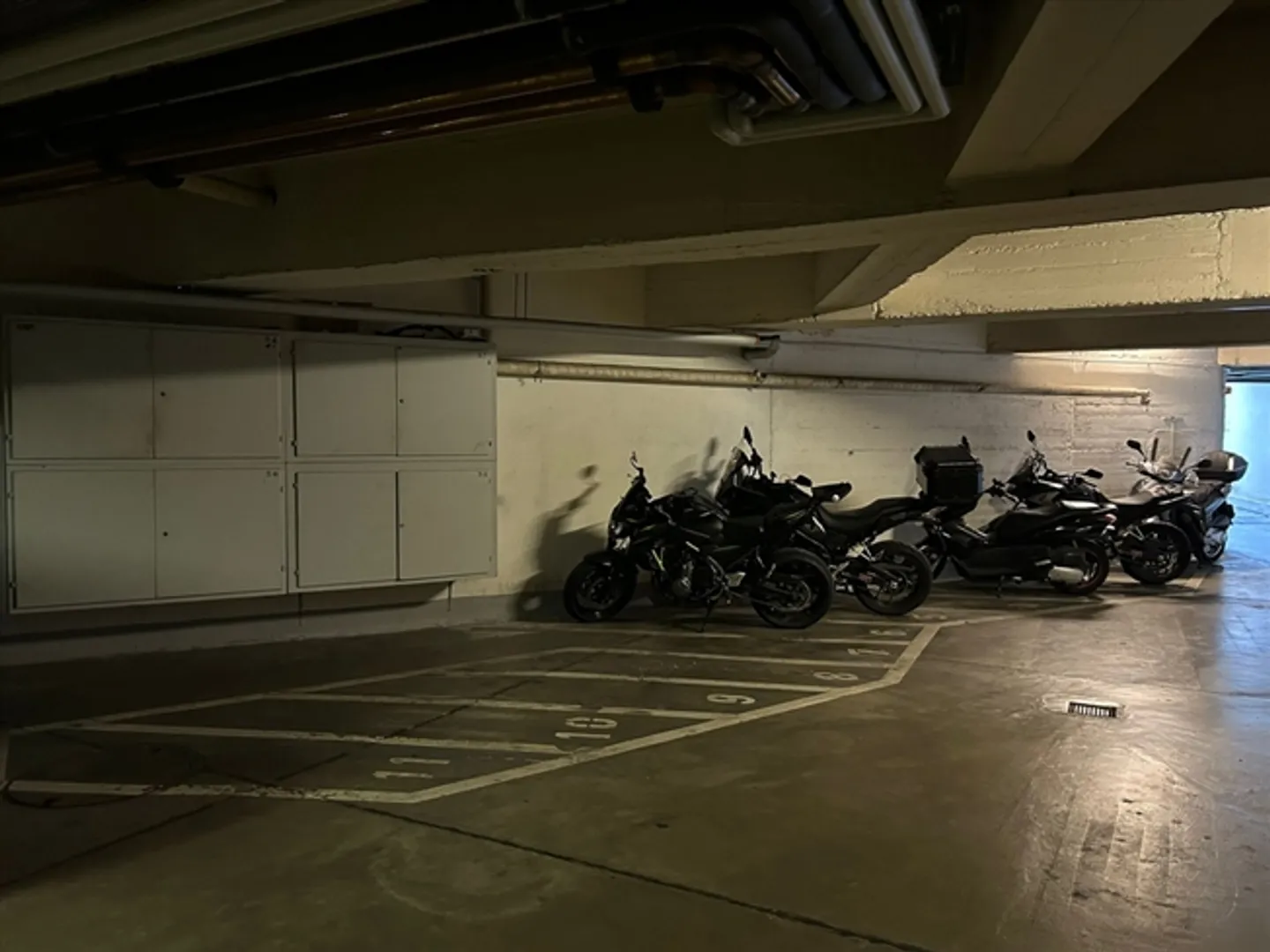 Motorcycle parking space for rent in Ecublens - Photo 2 of 2