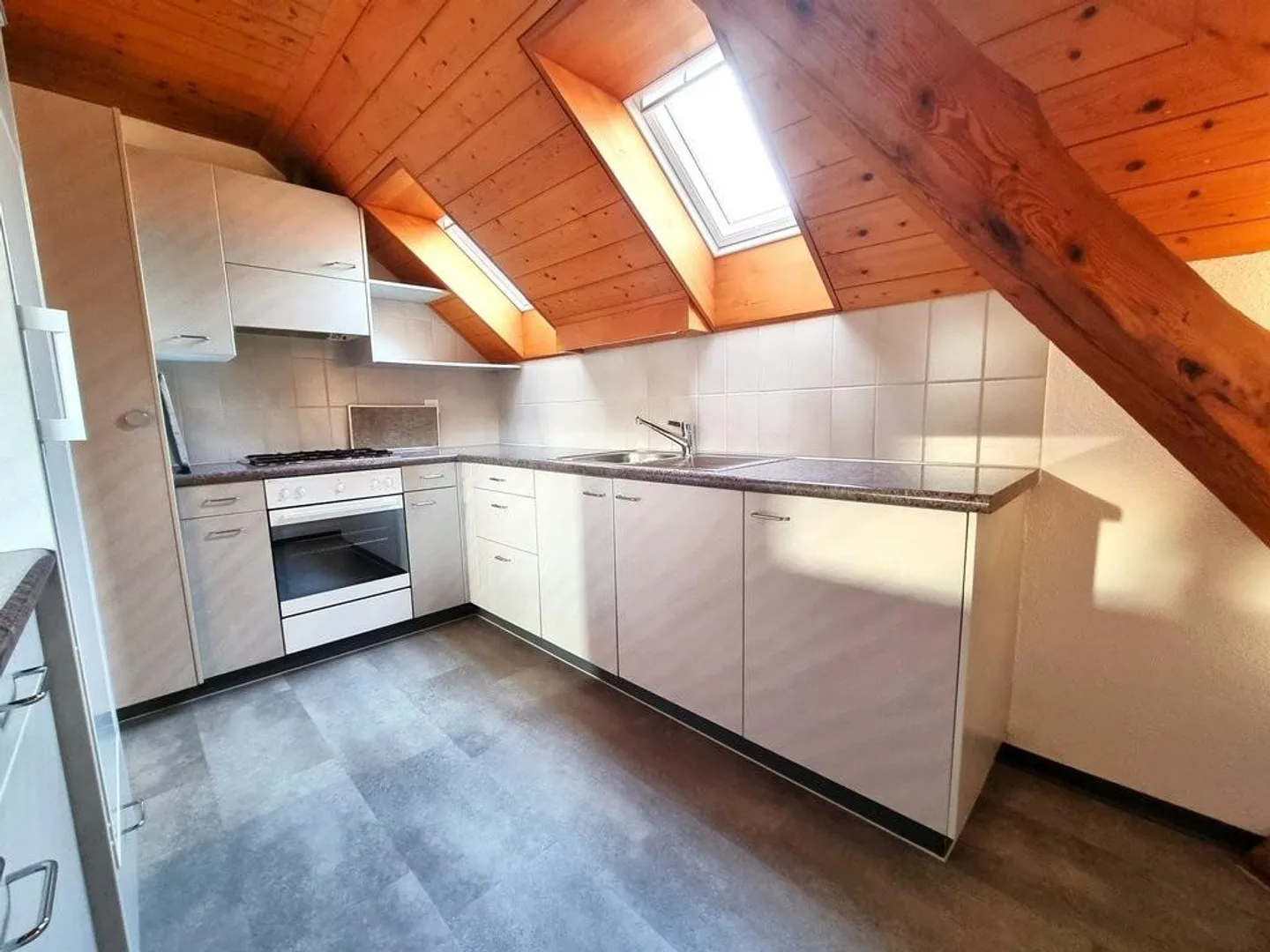 Jewel in the popular Weissenstein district - Photo 4 of 5