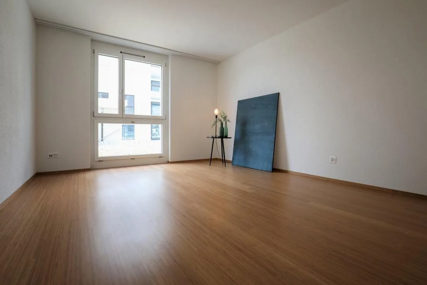 Modern Apartment with Garden - Photo 6 of 10