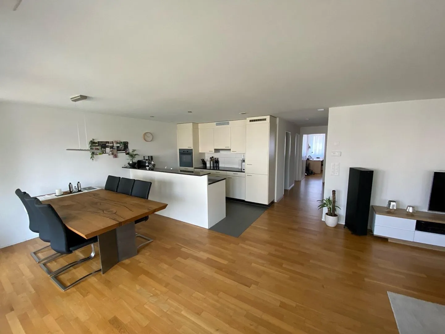 Bright, modern apartment in a central location - Photo 1 of 7