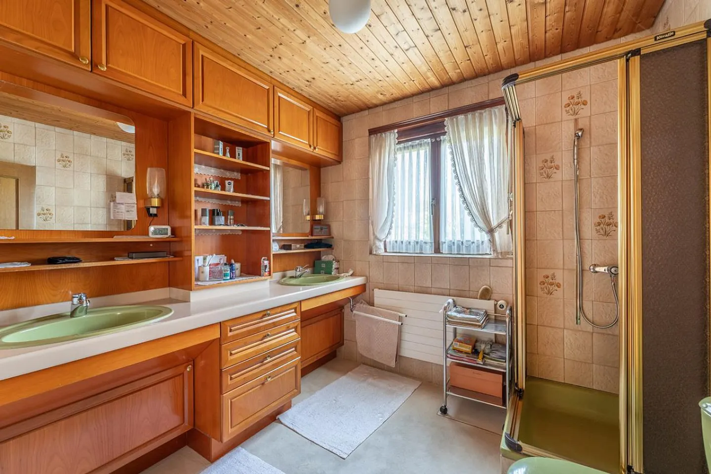 Charming House with Alpine Views - Photo 9 of 12