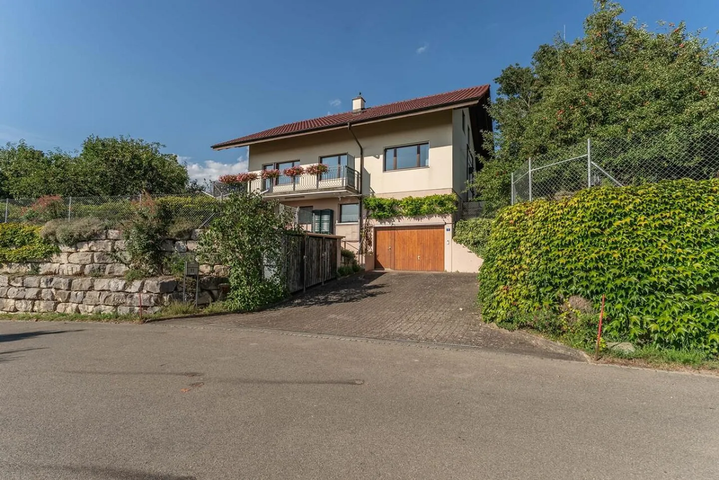 Charming House with Alpine Views - Photo 2 of 12