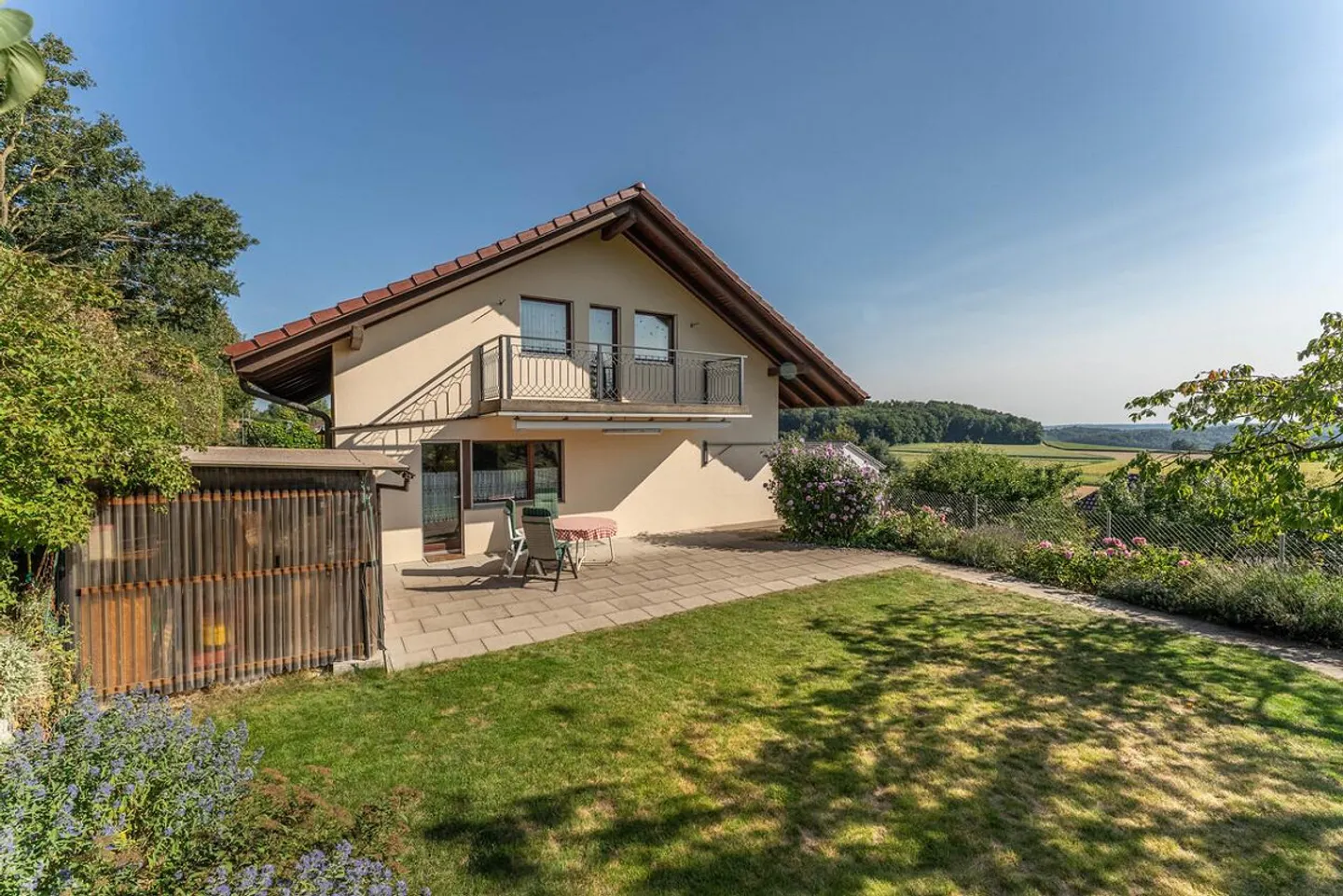 Charming House with Alpine Views - Photo 3 of 12