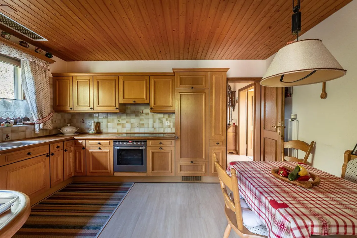 Charming House with Alpine Views - Photo 4 of 12