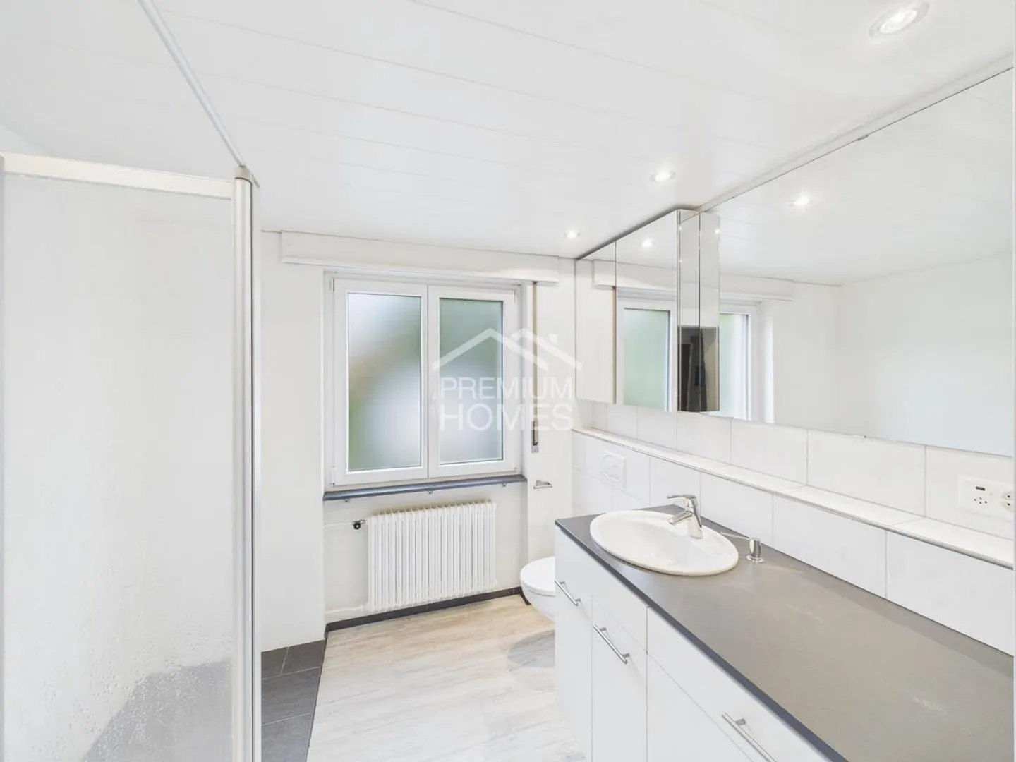 Ihr Paradies im Grünen: Zweifamilienhaus mit Alpenblick &amp; Garten - Foto 6 von 9