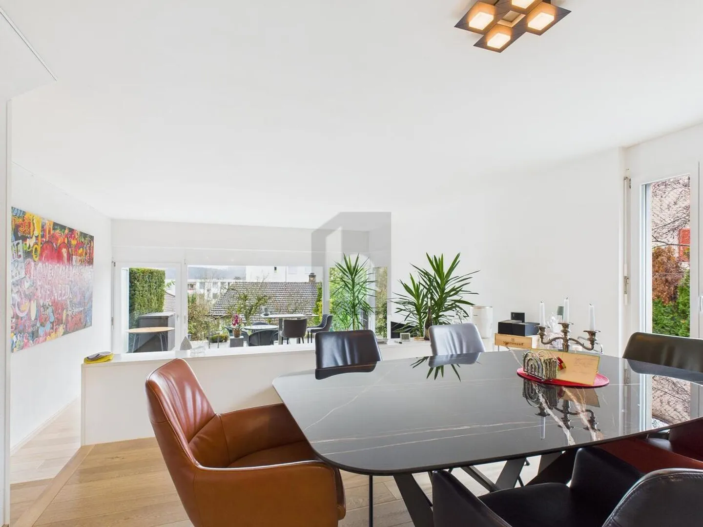 MODERN MIT PANORAMAFENSTERN - Foto 3 von 6