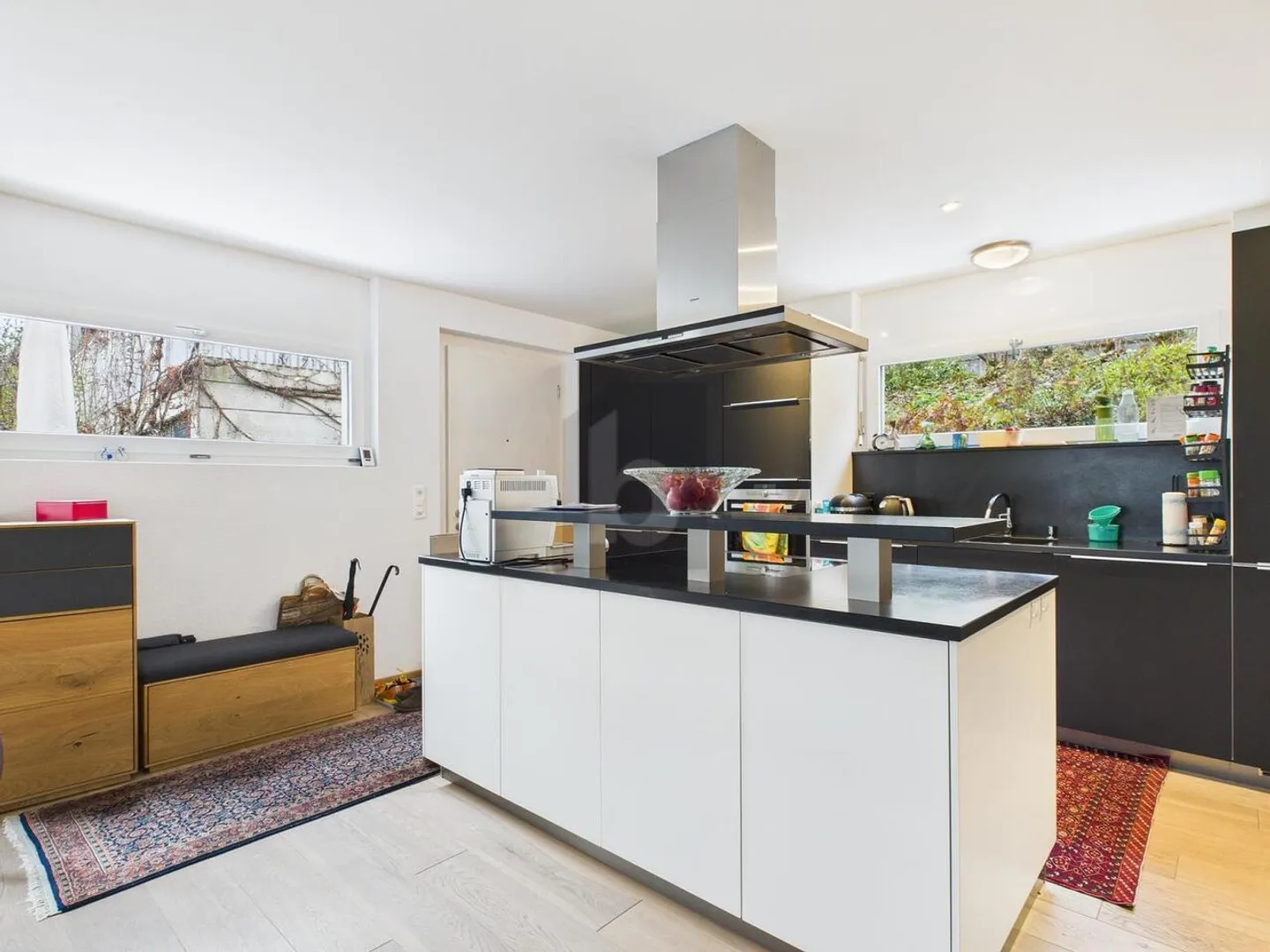 MODERN MIT PANORAMAFENSTERN - Foto 4 von 6