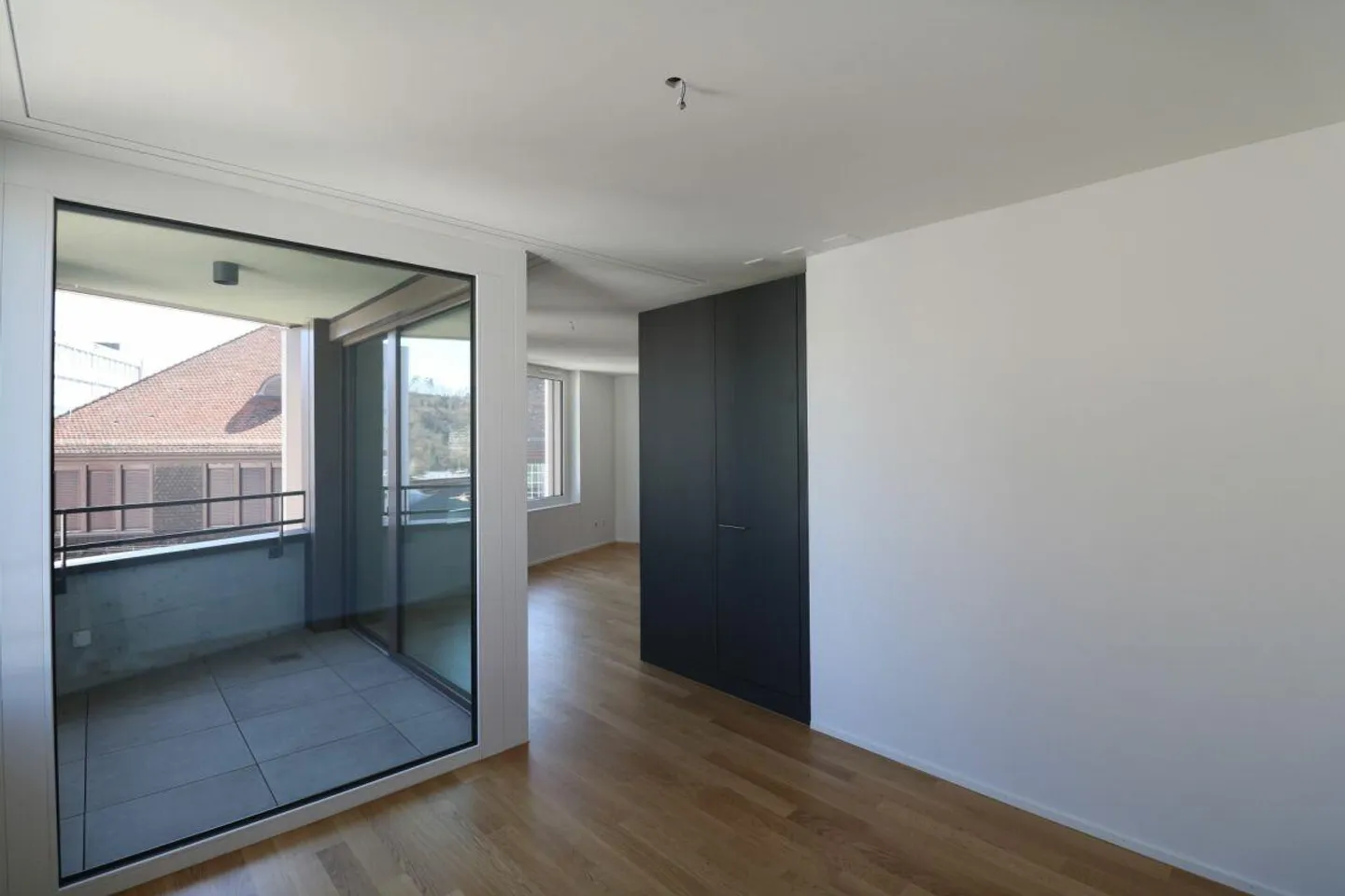 Cozy 1.5-room apartment in Neuhausen - Photo 2 of 9