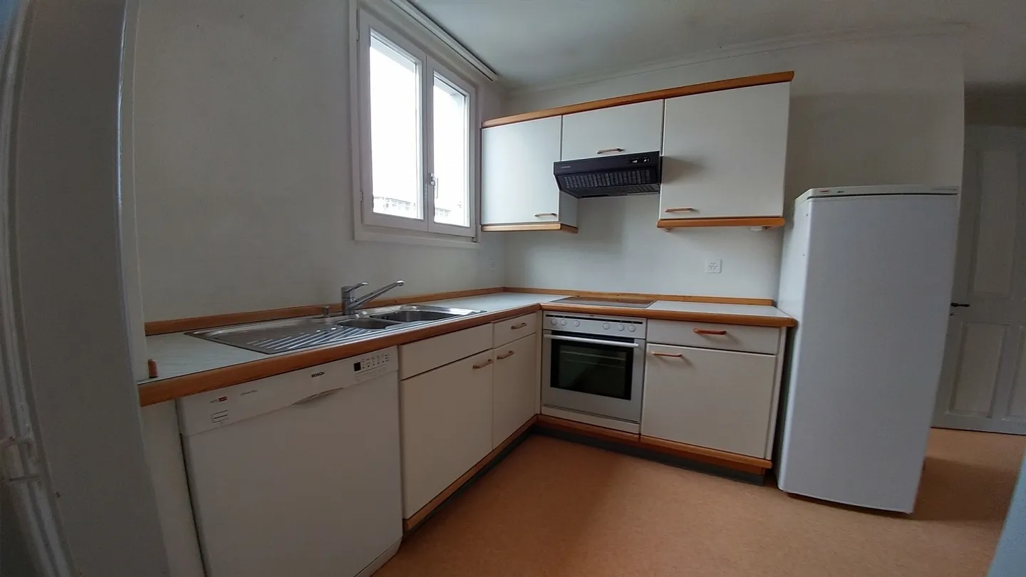 3 1/2 Zimmer Hoch-Parterre-Wohnung, zentrumsnah mit Garten - Foto 2 von 10