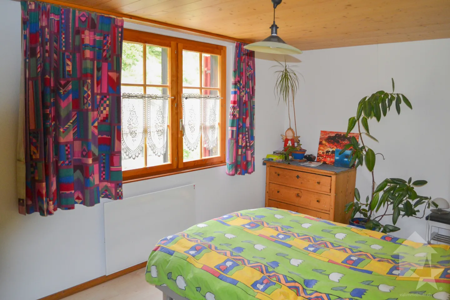 4,5-Zimmer-Wohnung von 80 m2 im 2. Stock eines kleinen Gebäudes. - Foto 3 von 16