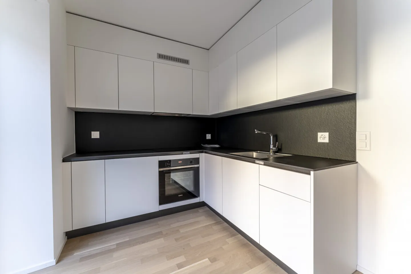 NEW AND IMMEDIATELY AVAILABLE, 5 MINUTES FROM EPALINGES - Photo 4 of 5