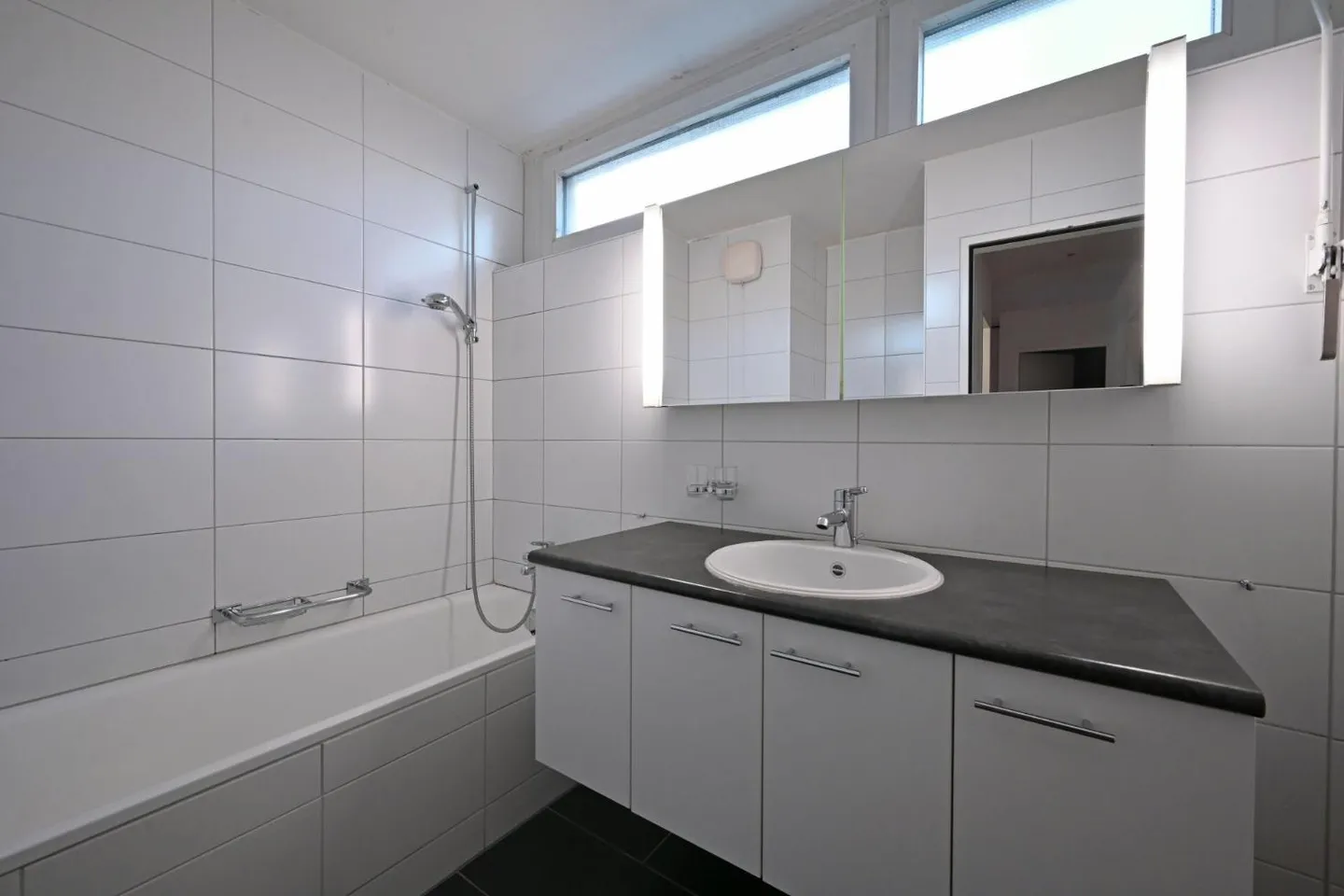Renovated and bright 4.5-room apartment in the popular Kappelenring including two parking spaces - Photo 10 of 11