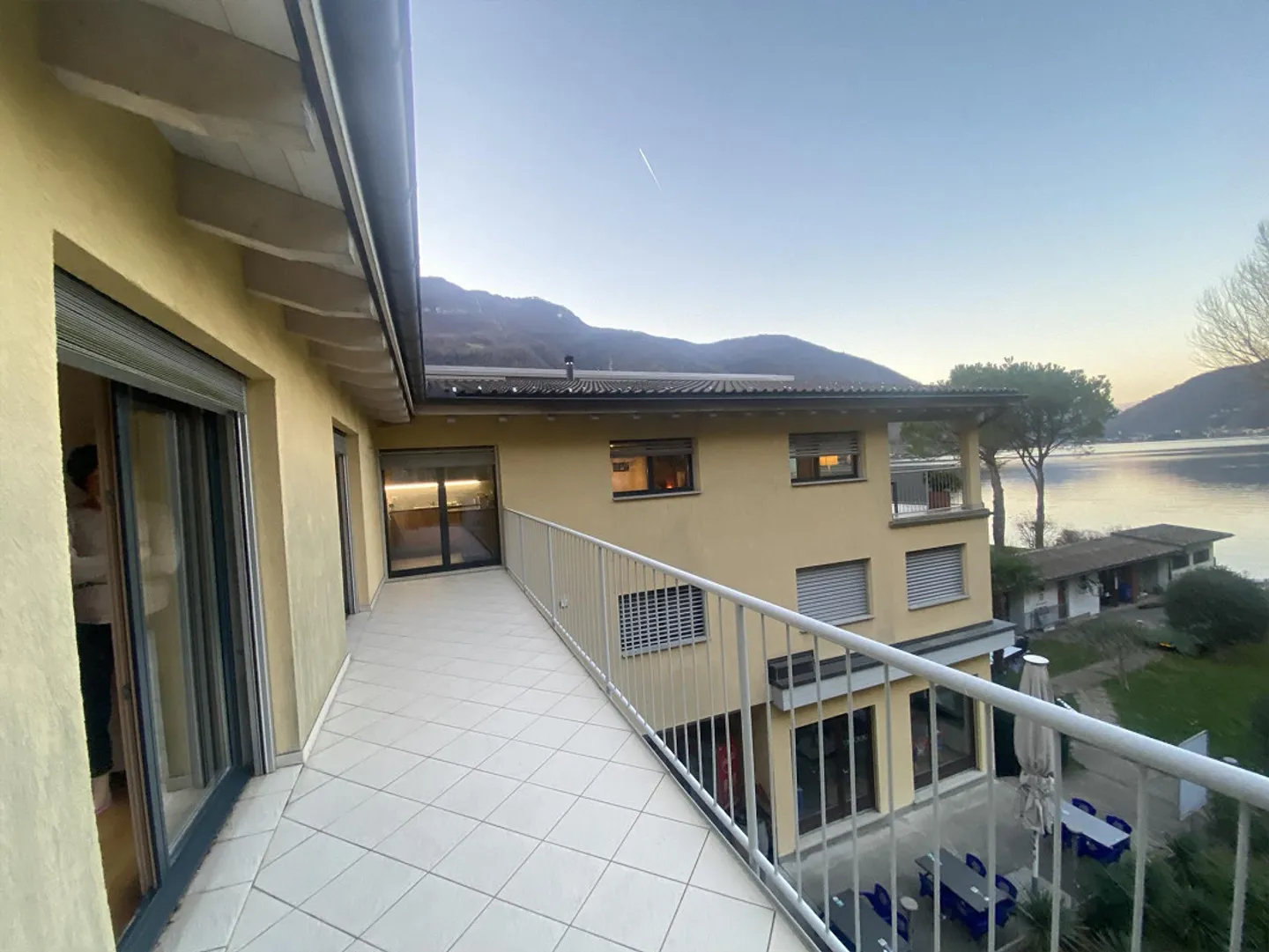 Attique de Capolago avec vue sur le lac - Photo 2 sur 7