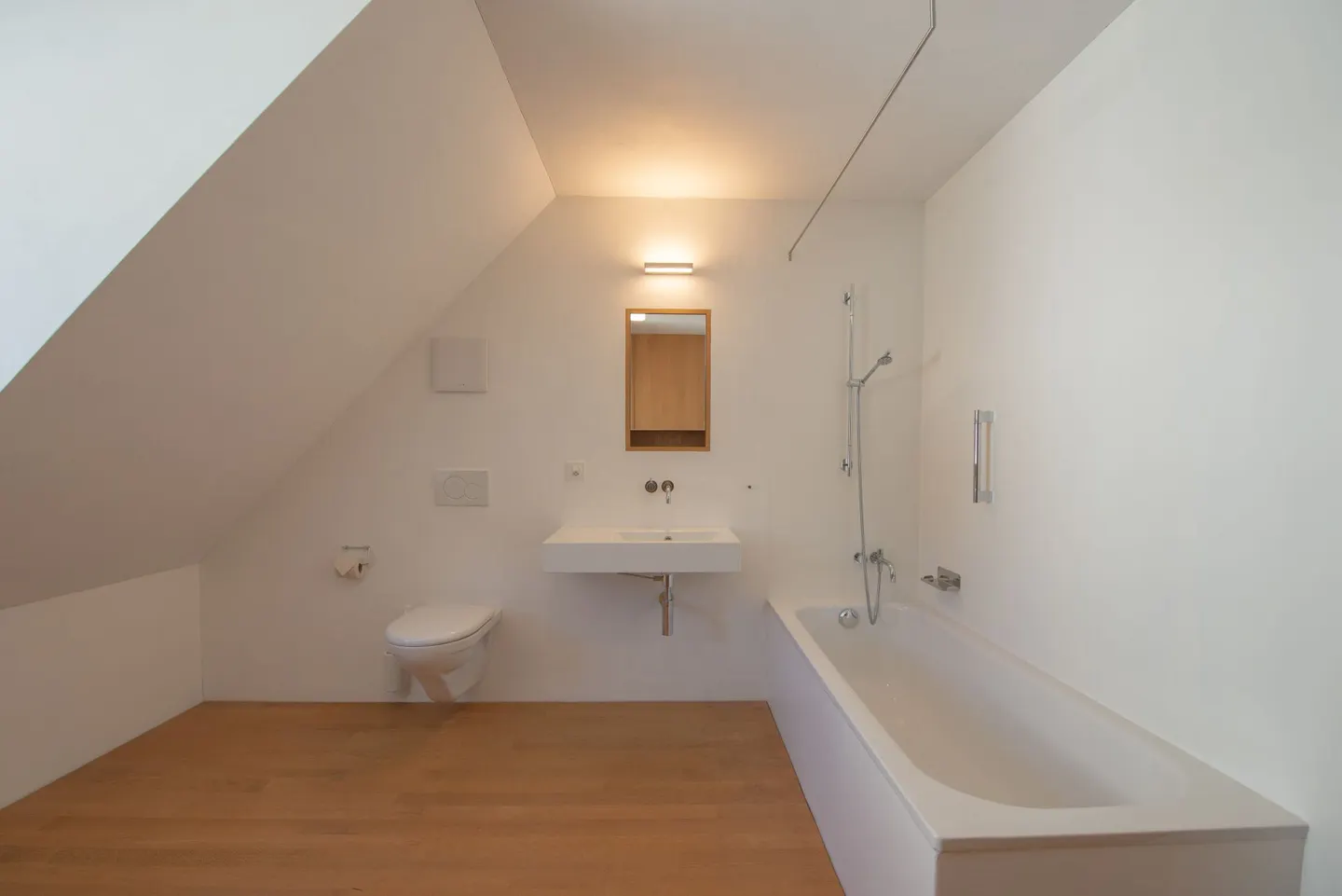 Exclusive penthouse apartment with stunning views of the Rhine - Photo 10 of 12