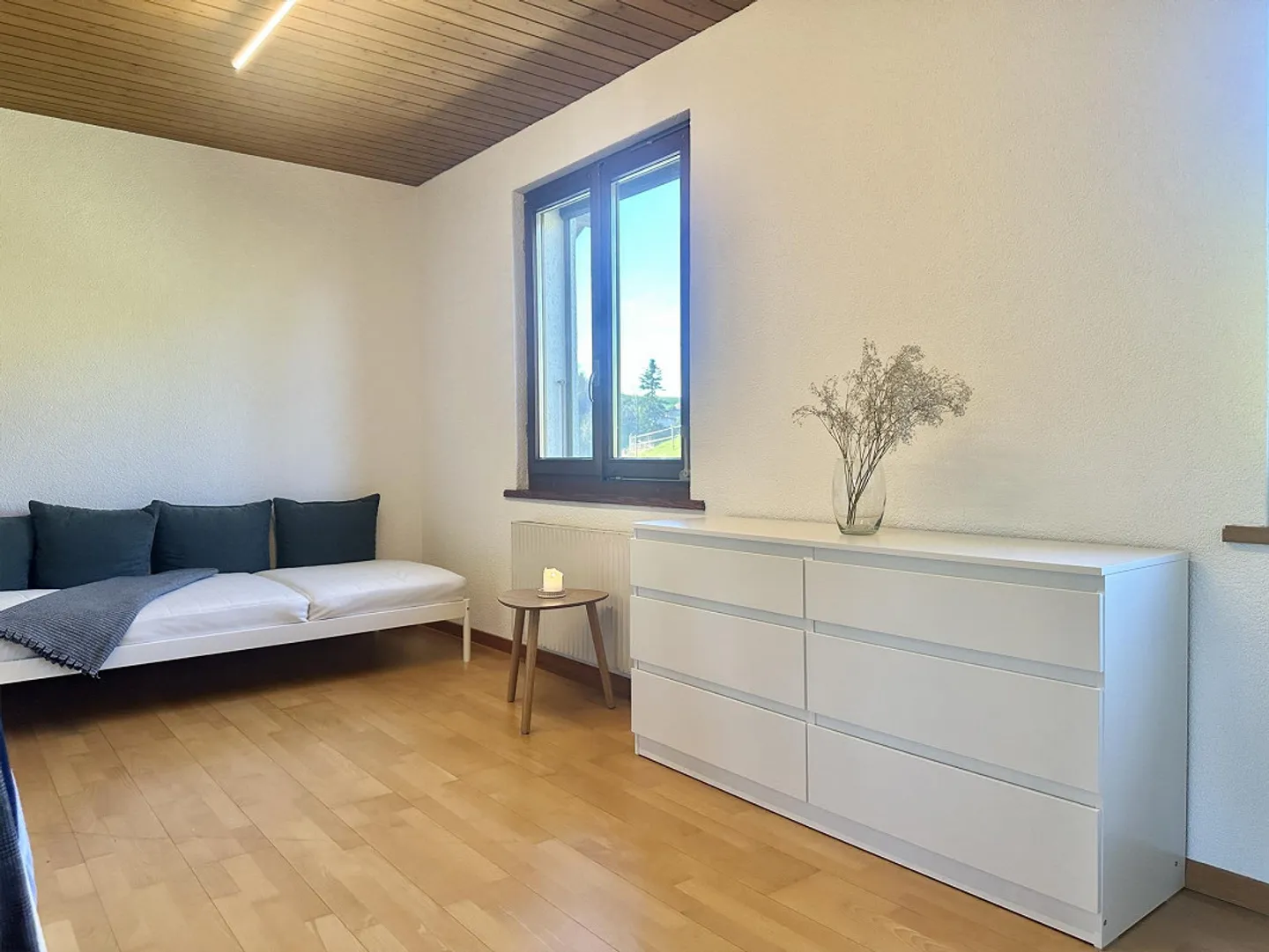 Appartamento luminoso di 4,5 stanze con grande balcone e vista libera sulle montagne - Foto 23 di 27