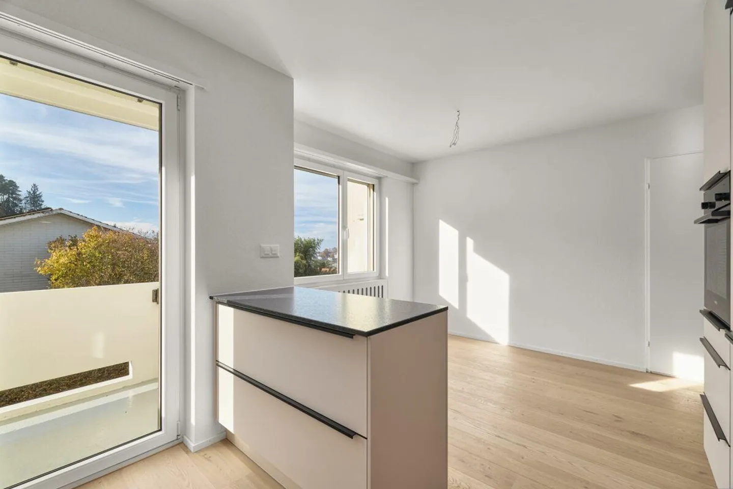 Bright apartment with dream layout and great attention to detail - Photo 10 of 13