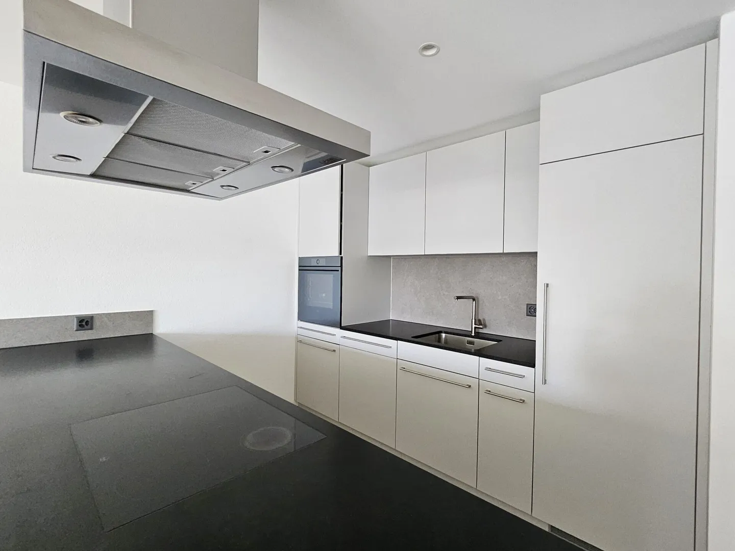 Apartment with 3.5 rooms and balcony - Photo 3 of 15