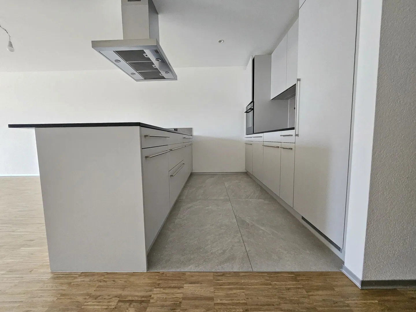 Apartment with 3.5 rooms and balcony - Photo 5 of 15