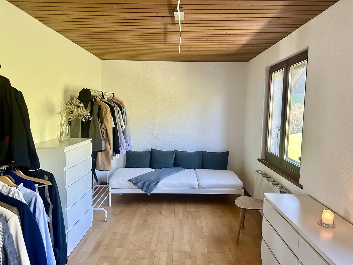 Appartamento luminoso di 4,5 stanze con grande balcone e vista libera sulle montagne - Foto 24 di 27