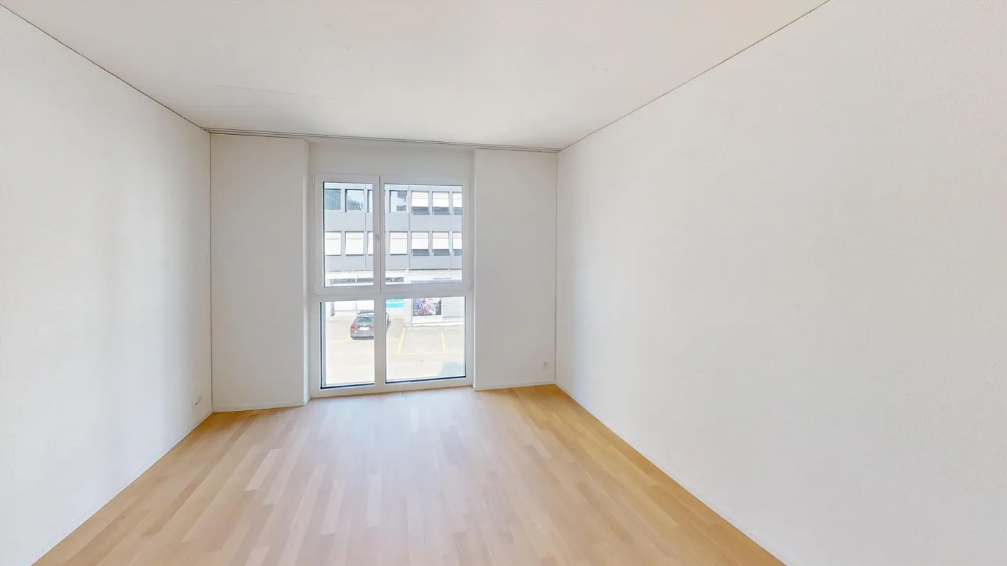 Appartamento 4.5 stanze - Ampio soggiorno per una famiglia o un appartamento condiviso - Foto 5 di 8