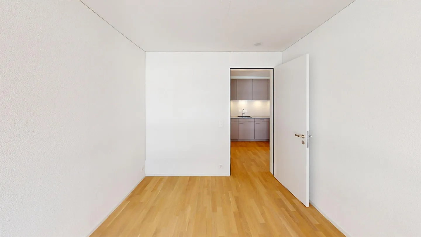 Appartamento 4.5 stanze - Ampio soggiorno per una famiglia o un appartamento condiviso - Foto 7 di 8
