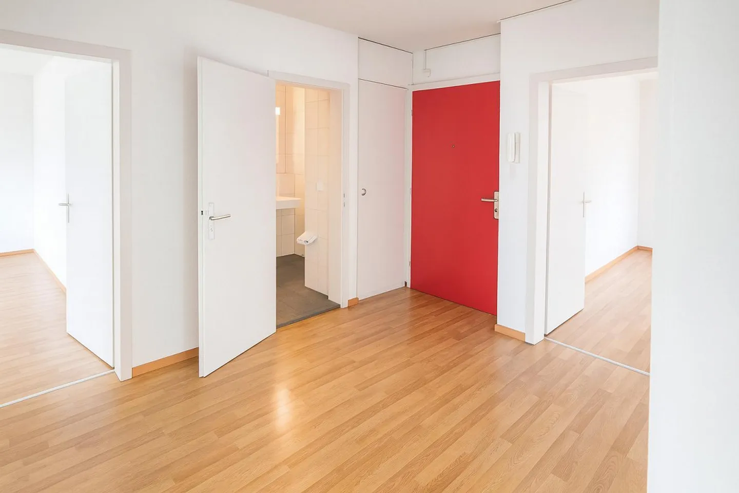 Central & bright 4.5-room apartment in Zollikofen ideal for couples - Photo 1 of 10