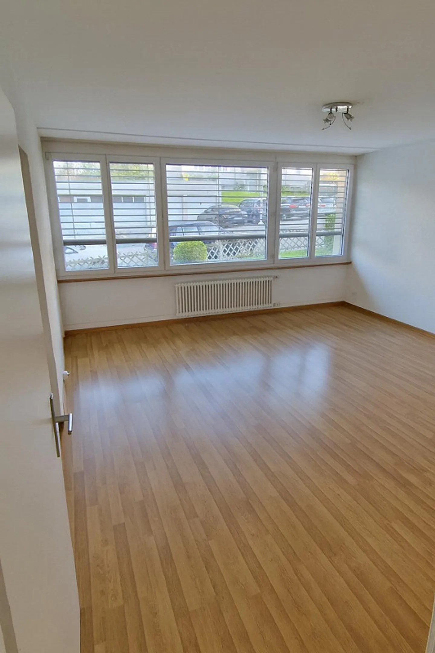 Central & bright 4.5-room apartment in Zollikofen ideal for couples - Photo 3 of 10