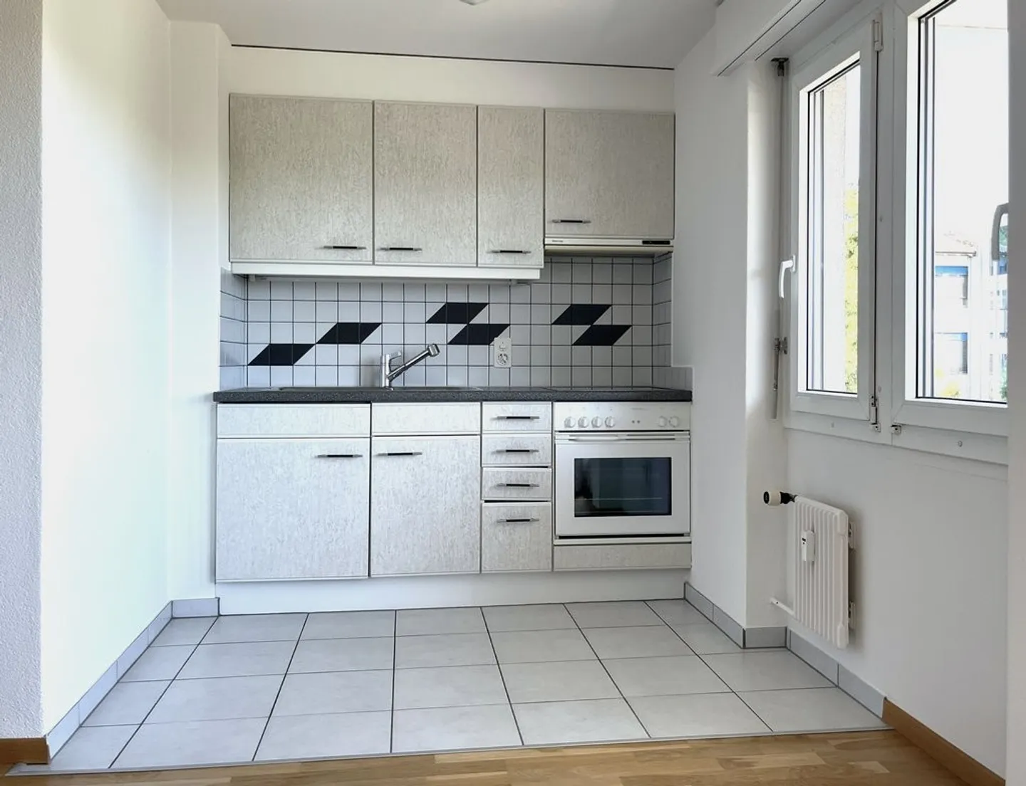 Bella appartamento di 1,5 stanze con balcone - Foto 2 di 5