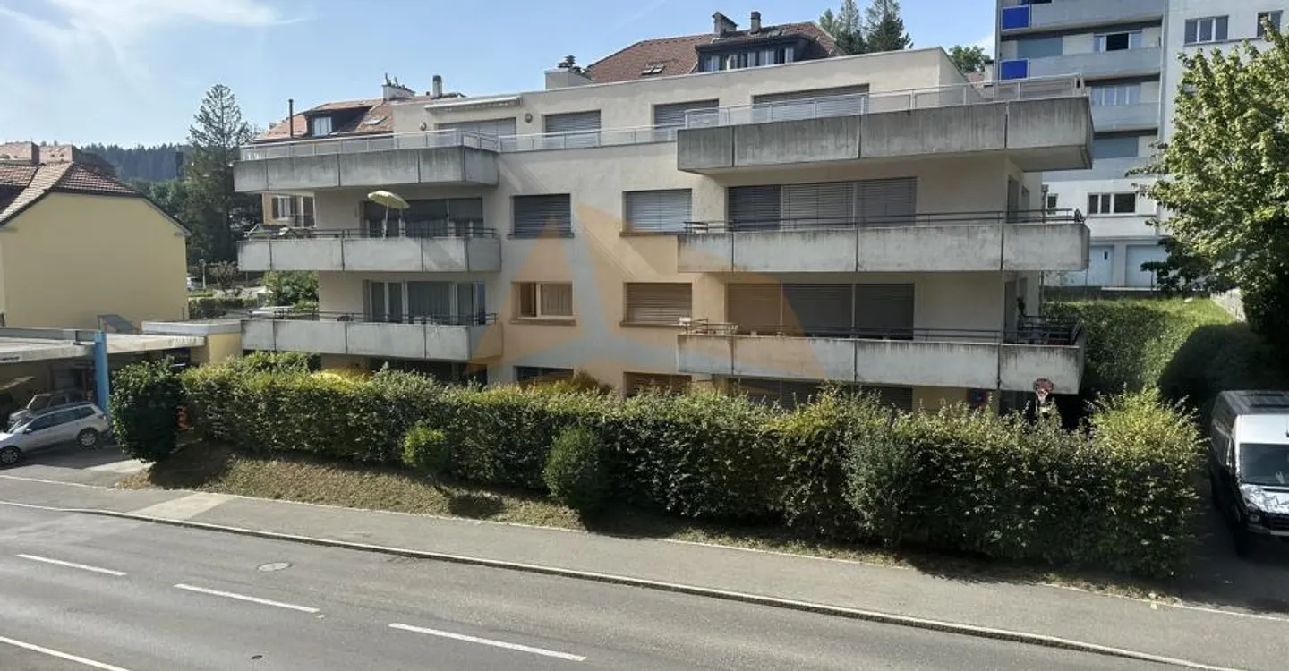 IN VENDITA magnifico attico di 5,5 stanze e annessi - Foto 1 di 11