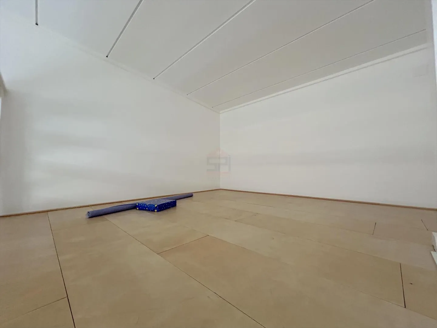 Incantevole duplex di 5 stanze in una zona tranquilla - Foto 8 di 12
