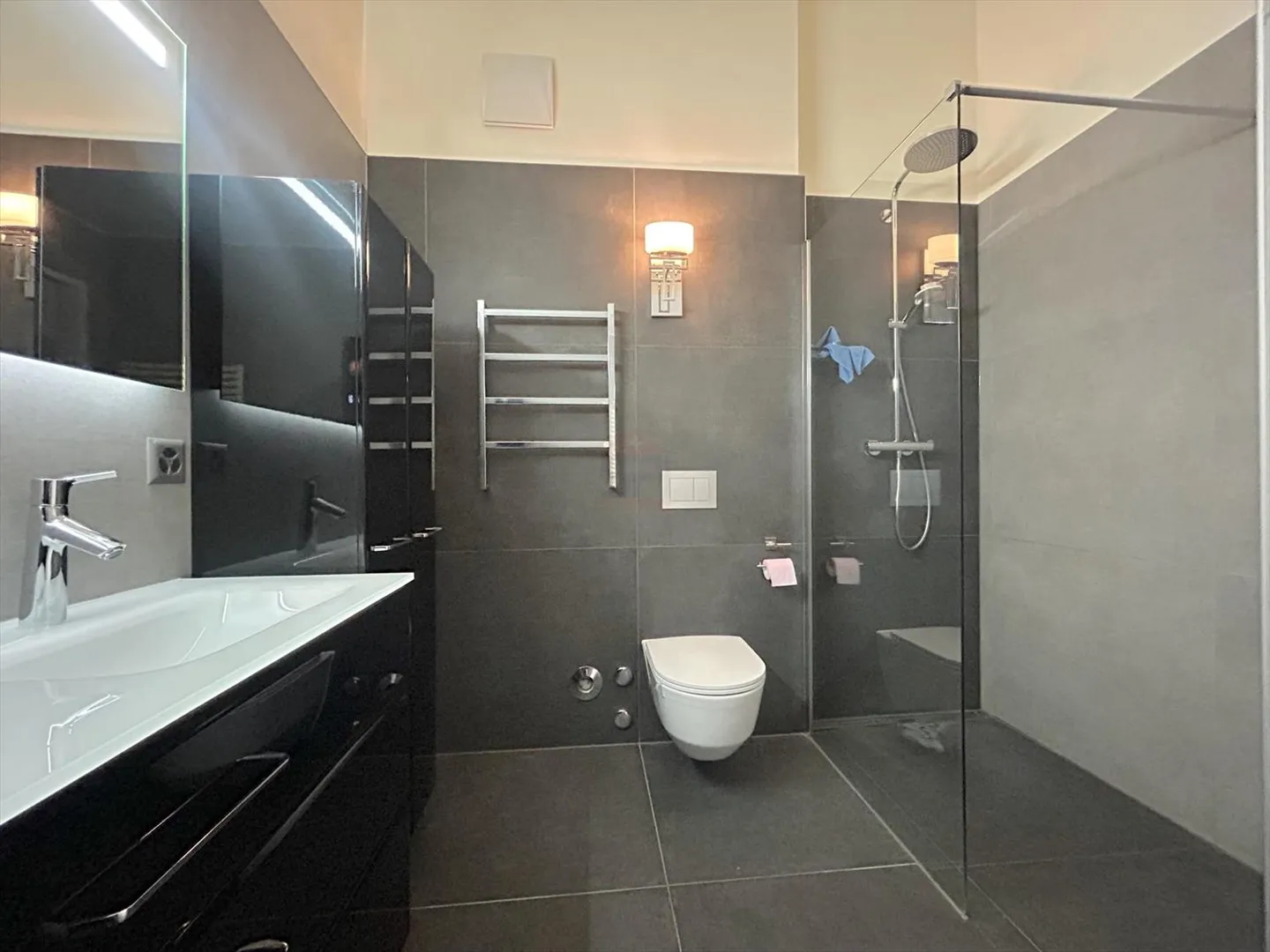 Incantevole duplex di 5 stanze in una zona tranquilla - Foto 11 di 12