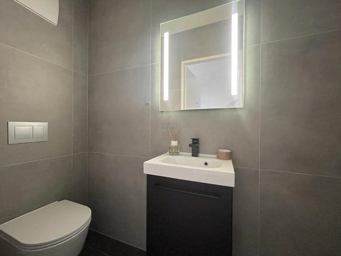 Incantevole duplex di 5 stanze in una zona tranquilla - Foto 12 di 12