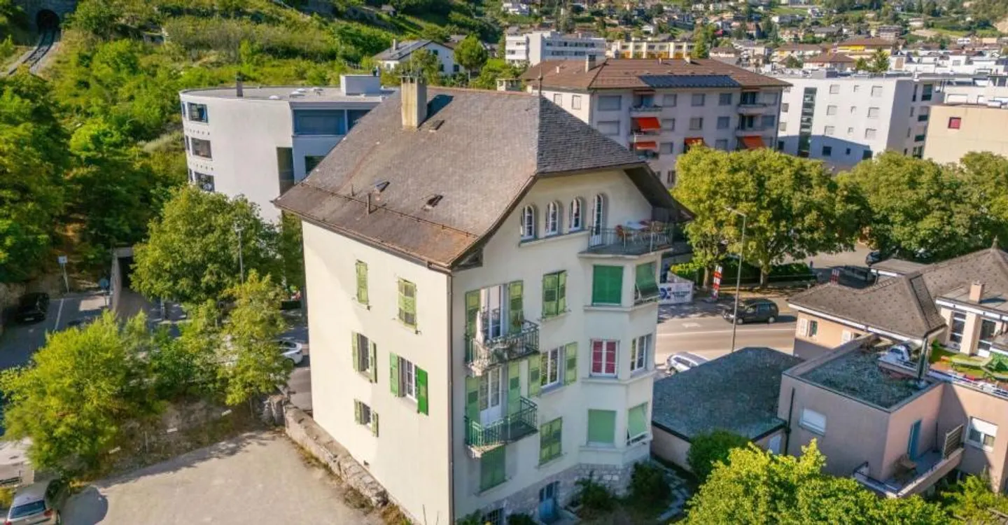 Charme et authenticité au coeur de Sierre - Foto 8 di 9