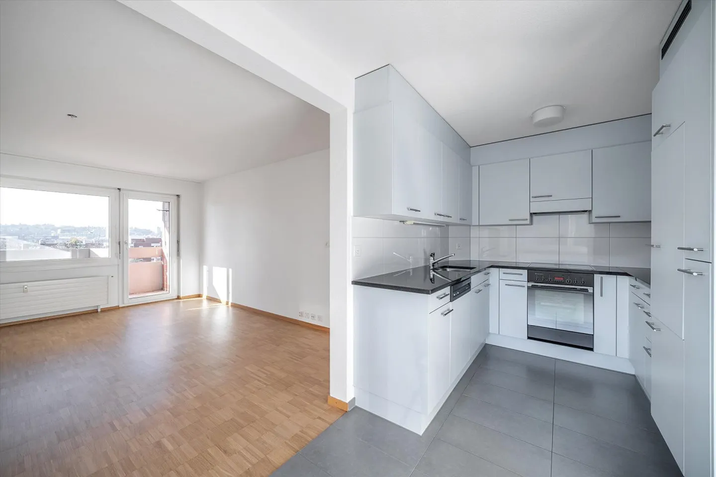 Appartement Charmant avec Vue - Photo 2 sur 10
