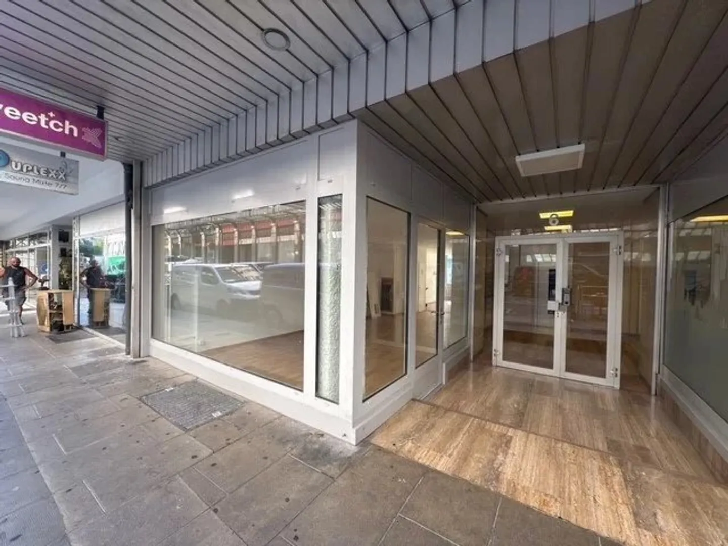 Arcade vicino alla Stazione Cornavin - Foto 2 di 9