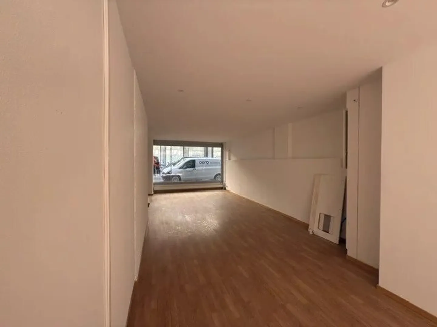 Arcade vicino alla Stazione Cornavin - Foto 5 di 9